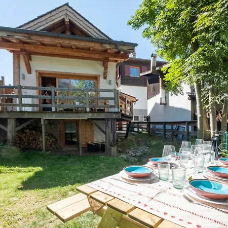 Superb Chalet With Balcony In Horská chata Chamonix